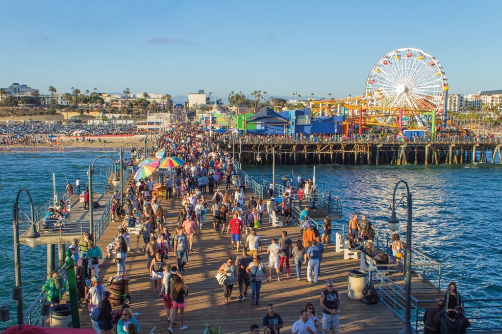 santa monica pier people busy 1630451