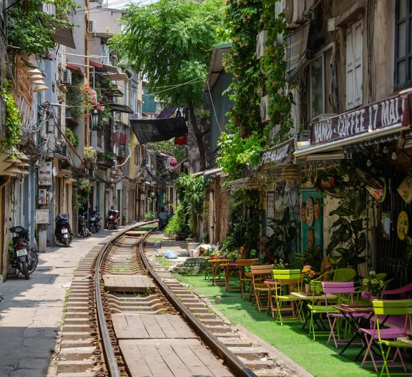 train street hanoi train track 8084948